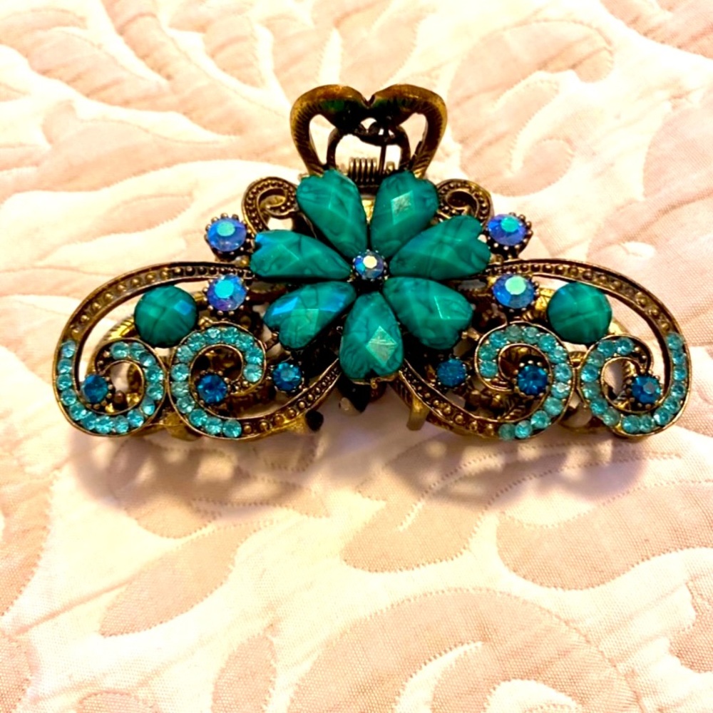 Turquoise malachite, metal hair clip. Beautiful and Sturdy. Antique vintage